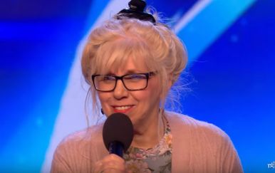 Jenny Darren istinska je rokerica od glave do pete (FOTO: YouTube/Screenshot)