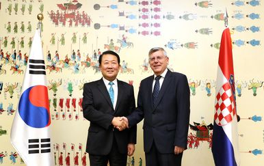 Hrvatsko izaslanstvo na čelu sa Željkom Reinerom u Južnoj Koreji (Foto: Dnevnik.hr) - 5