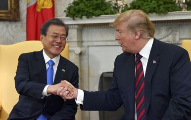 Donald Trump i južnokorejski predsjednik Moon Jae In (Foto: AFP)