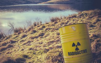 Ilustracija radioaktivnog jezera