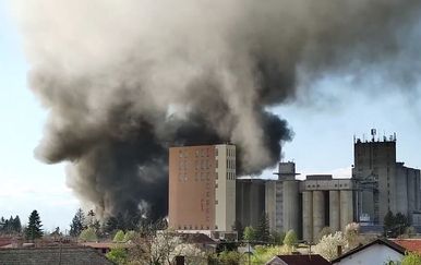 Požar tvornice u Valpovu