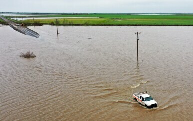 Poplava u Tulareu
