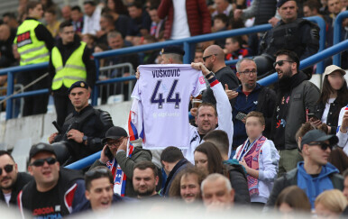Navijači Hajduka s dresom Luke Vuškovića