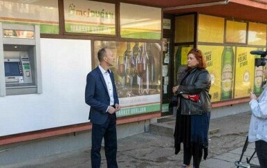 Župan Ličko-senjske županije Ernest Petry prisustvovao puštanju bankomata u promet - 1