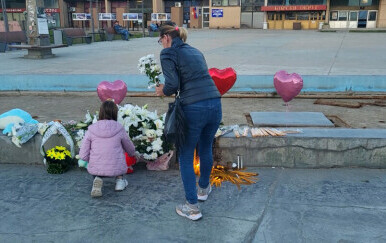 Građani Bora se opraštaju od ubijene Danke Ilić - 1