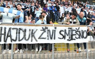 Transparent upućen Hajduku