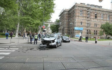 Dva taksija sudjelovala u prometnoj nesreći u Zagrebu - 1