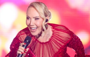 Lepa Brena