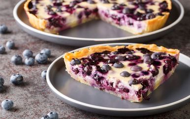 Kremasta pita s borovnicama