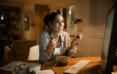 Ultra-prerađena hrana povećava rizik od smrti kod oboljelih od raka za 60 posto