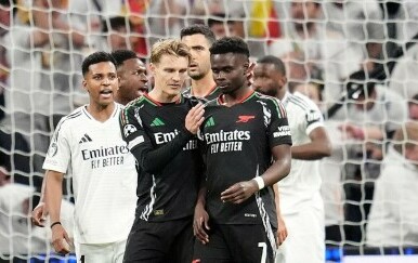 Odeegard tješi Saku