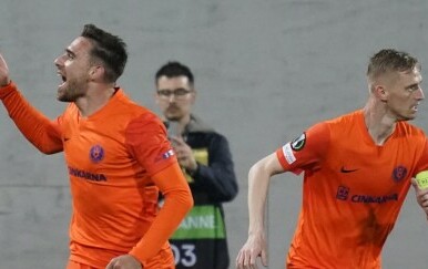 Aljoša Matko slavi pogodak