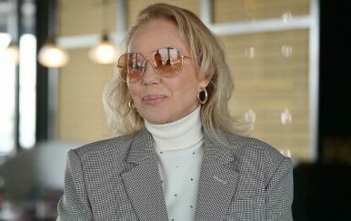 Lepa Brena