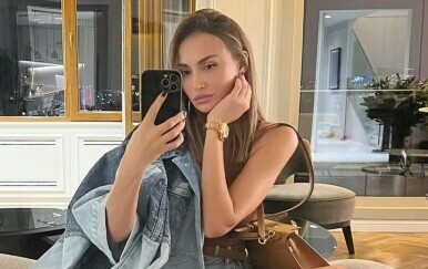 Emina Jahović - 12