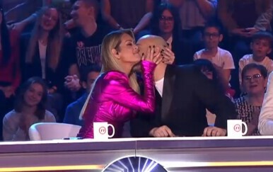 Minea, Tvoje lice zvuči poznato