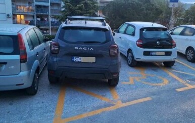 Parkirna mjesta za njih su samo dekoracija, pogledajte gdje su sve parkirali ovi majstori