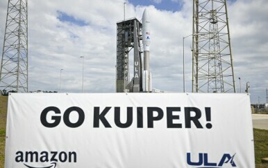 Raketa United Launch Alliance Atlas V sa satelitima Kuiper