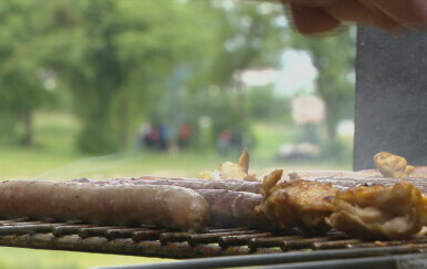 Srećom sutra se dijeli besplatan grah! Čevapi postali luksuz, Dnevnik Nove TV usporedio cijene tradicionalnih prvomajskih namirnica od lani i od ove godine