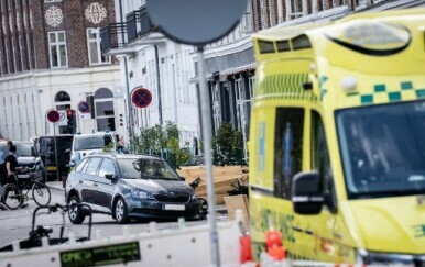 Izgubio kontrolu nad vozilom i zabio se u ljude: 12 ozlijeđenih, dvije osobe kritično