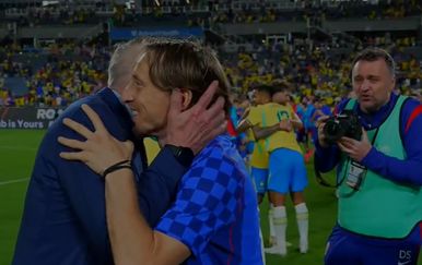 VIDEO Pogledajte susret Modrića, Ancelottija i Vinicusa Juniora