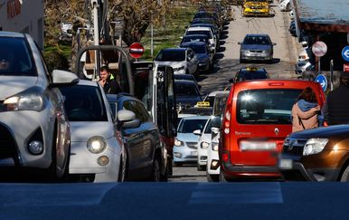 S 1. travnja prestala obveza paljenja dnevnih svjetala na automobilima