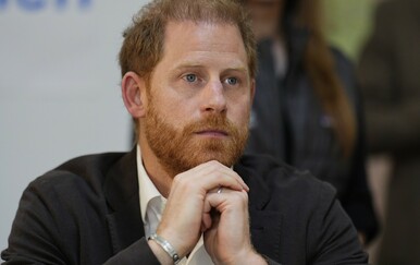 Princ Harry navodno je slao flertujuće poruke jednoj novinarki