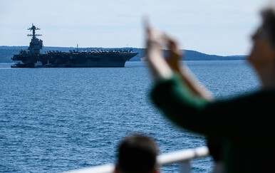 USS Gerald R. Ford napustio sidrište Gradske luke Split