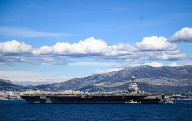 USS Gerald R. Ford napustio sidrište Gradske luke Split