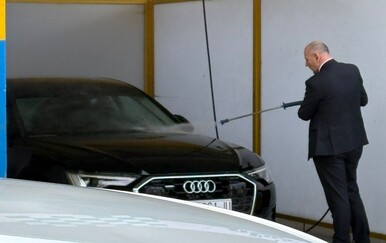 Nesvakidašnji prizor u Zagrebu: Ministar Medved na autopraonici bez protokola i pratnje