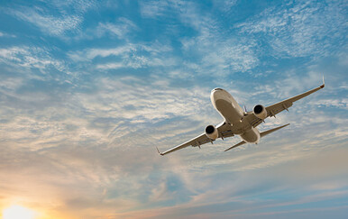 Žena rodila tijekom leta, objavljen audiozapis komunikacije između pilota i kontrole: "Recite joj da mu mora dati ovo ime"