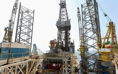 Izrael tvrdi da je napao najveće petrokemijsko postrojenje u Iranu