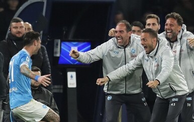 Milan izgubio u Napulju i otpao iz borbe za titulu, ali i s drugog mjesta