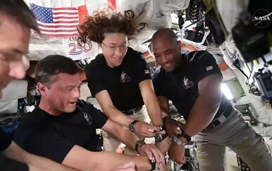 Donald Trump razgovarao s posadom NASA-ine letjelice Orion koja je obletjela Mjesec