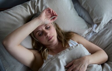 Koja je razlika između noćnog znojenja i valunga (navala vrućine)?