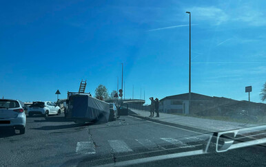 FOTO Nesreća kod Velike Gorice: Sudarili se kamion i automobil