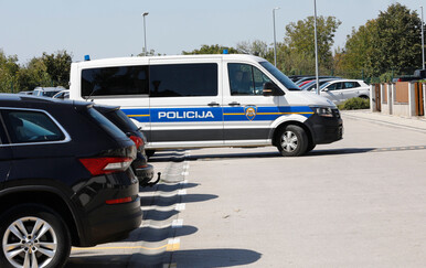 Pijan izazvao sudar pa izvadio pušku i počeo pucati