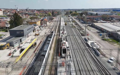 Potpuno zatvoren kolodvor Dugo Selo: Putnici na jednoj od najvažnijih linija umjesto vlakova koriste autobuse