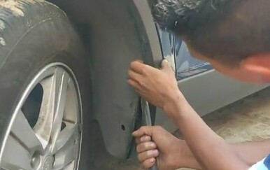 Iz auta začuo neobičnu buku pa sa svima podijelio snimku otkrića