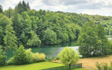 Oaza uz Mrežnicu: Na prodaju kuća kao stvorena za obiteljska druženja