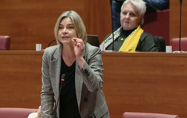 Sandra Benčić prozvala Plenkovića da ne zna računati: "Malo ste zbunjeni. Kol'ko je to? Ajmo digitron"