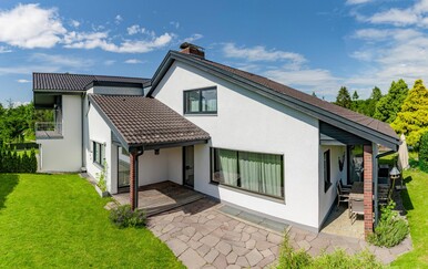 Objasnila arhitektica: Glavne prednosti i mane montažne kuće