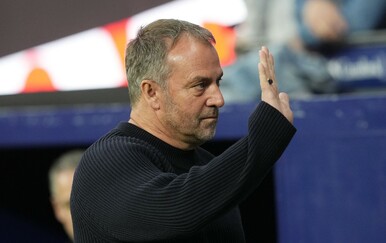 Svlačionica Barcelone ostala u šoku kada je čula da Flick vadi Pedrija na poluvremenu