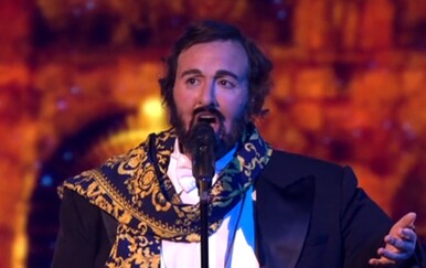 Dora Trogrlić kao Luciano Pavarotti u showu Tvoje lice zvuči poznato