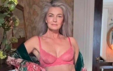 Paulina Porizkova pozirala u donjem rublju u 62. godini