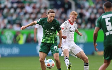 VIDEO Wolfsburg domaćim porazom zakoračio prema drugoj ligi, Kovač srušen prekrasnim golom Andricha