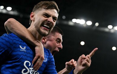 VIDEO Everton golom po "općem potopu" došao do boda u izravnoj borbi za Europu, Brighton se pobjedom u istu uključio