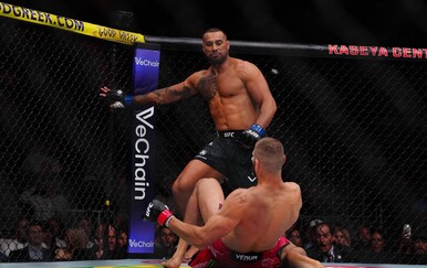 VIDEO Carlos Ulberg s potpuno rasturenim koljenom nokautirao Prochasku i postao UFC-ov novi prvak