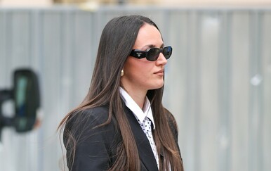 Ulična moda: Zagrebačko izdanje u crnim bermudama, popularnim proljetnim hlačama