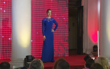 Glamur s humanitarnom notom: Maturanti bez odgovarajuće roditeljske skrbi zablistali na reviji u HNK