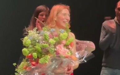 Daria Lorenci Flatz izvela monodramu ''ja glumica'', publika joj zapjevala sretan rođendan